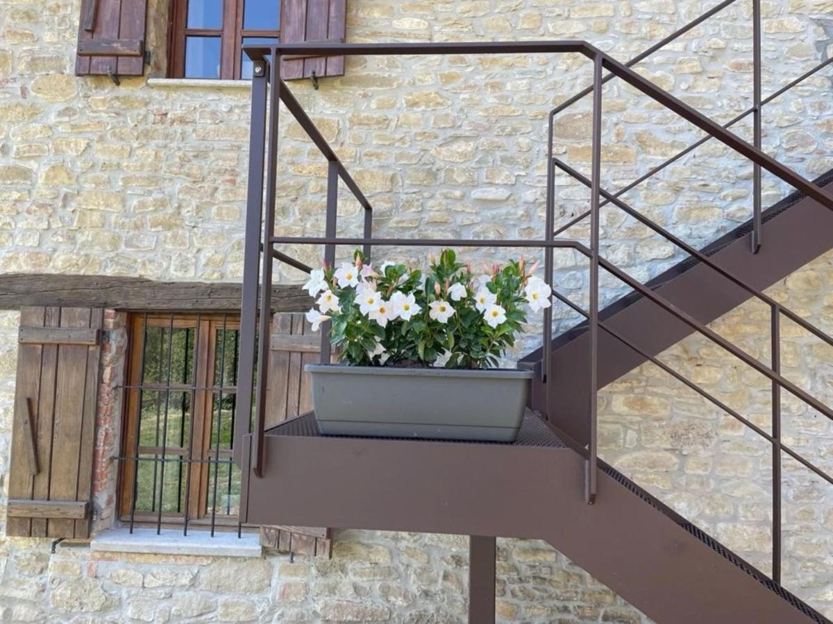 Cascina Manzoni Appartamenti Bossolasco Exteriör bild