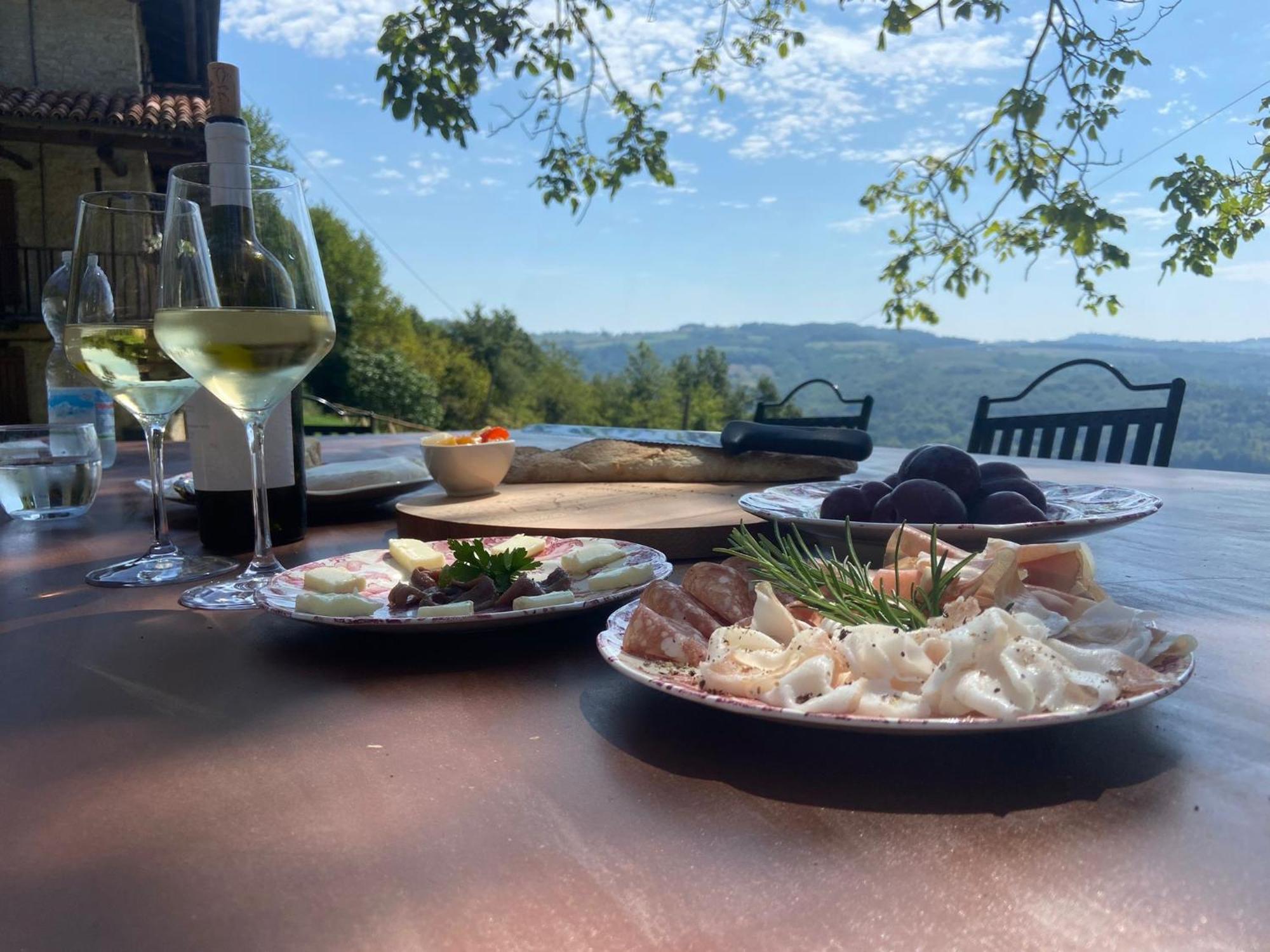 Cascina Manzoni Appartamenti Bossolasco Exteriör bild